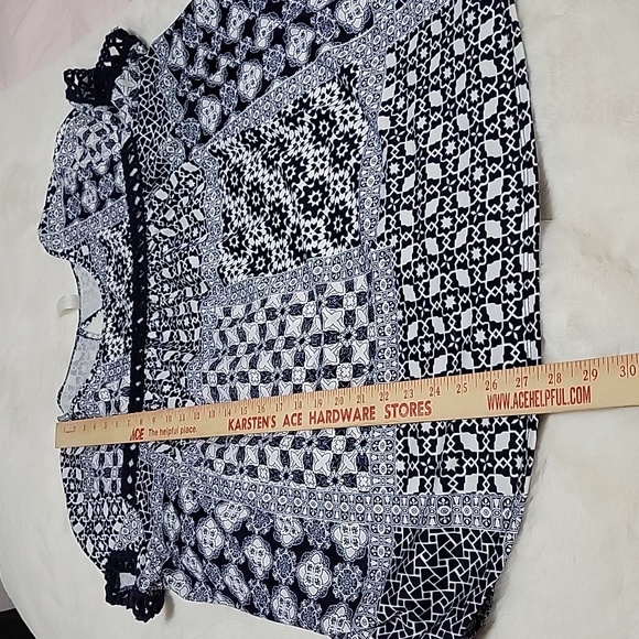 Flowy Patchwork Blouse - Picture 8 of 10